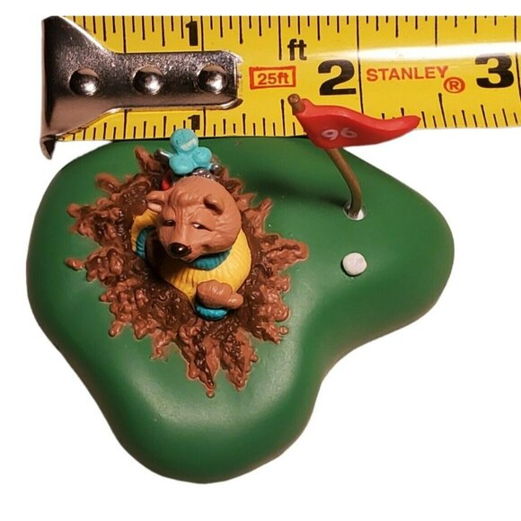 Hallmark I Dig Golf Christmas Ornament Gopher Groundhog Holiday Clip Flag Green - Picture 6 of 7